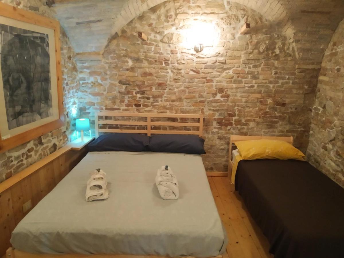 Bed and Breakfast La Finestra Sul Cortile Atri Exterior foto